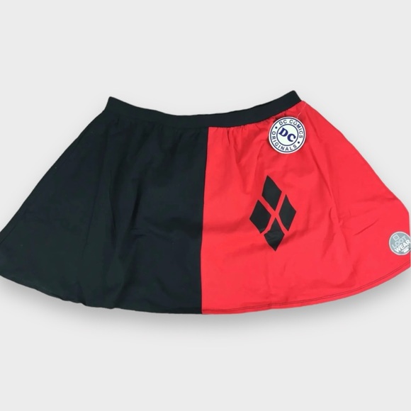 Loot Crate Exclusive Harley Quinn DC Comics Skirt Size Medium - Picture 9 of 9